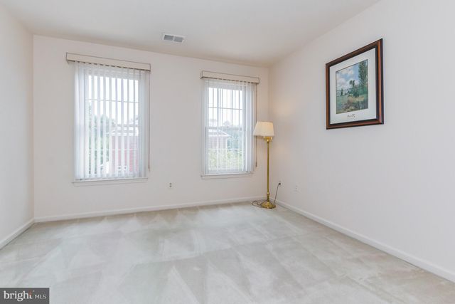 $800,000 | 8550 Westown Way, Vienna, VA 22182