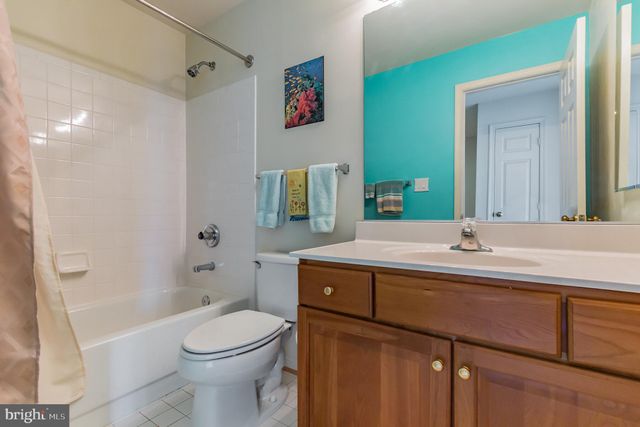 $800,000 | 8550 Westown Way, Vienna, VA 22182