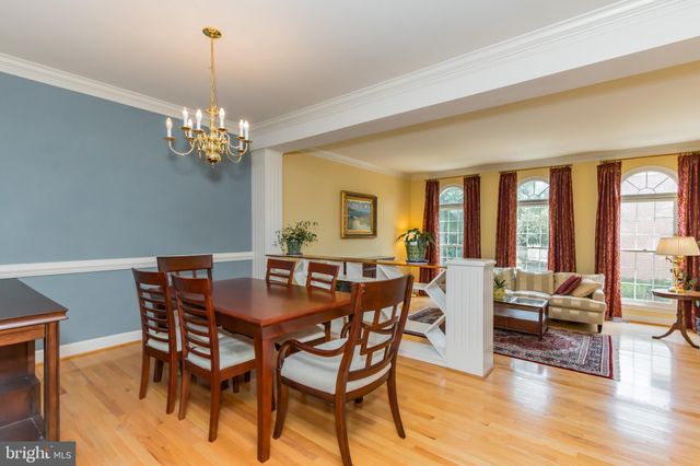 $800,000 | 8550 Westown Way, Vienna, VA 22182