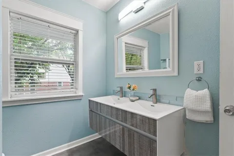 $519,000 | 2827 Campbell Street, Kansas City, MO 64109