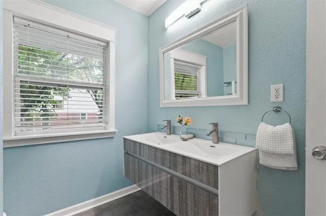 $519,000 | 2827 Campbell Street, Kansas City, MO 64109