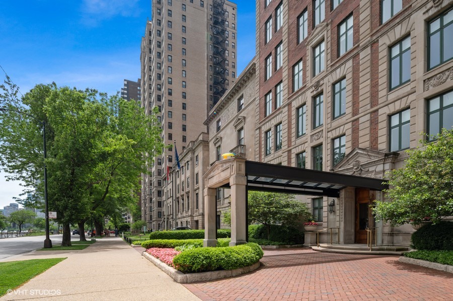 1540 North Lake Shore Dr Unit 13S  