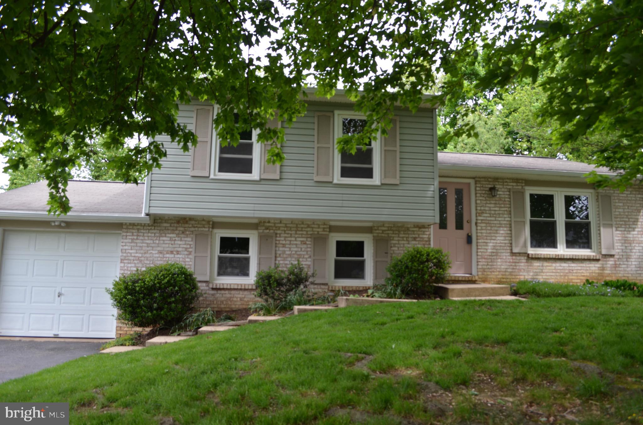 172 April Lane Lititz, PA 17543 - Photo 1 of 24 Welcome to 172 April Lane!