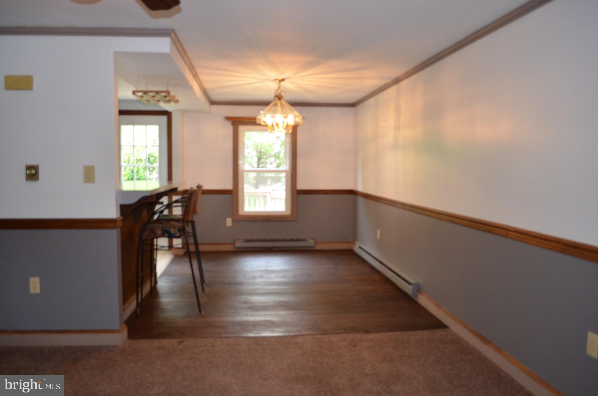172 April Lane Lititz, PA 17543 - Photo 4 of 24 Dining area