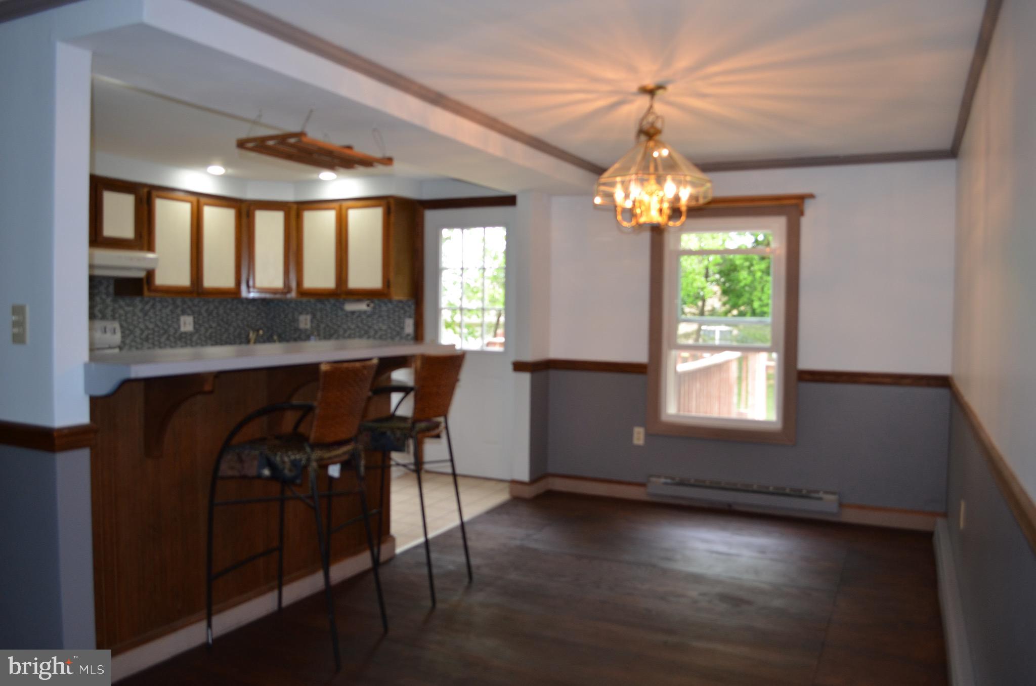 172 April Lane Lititz, PA 17543 - Photo 5 of 24 Dining area and breakfast bar