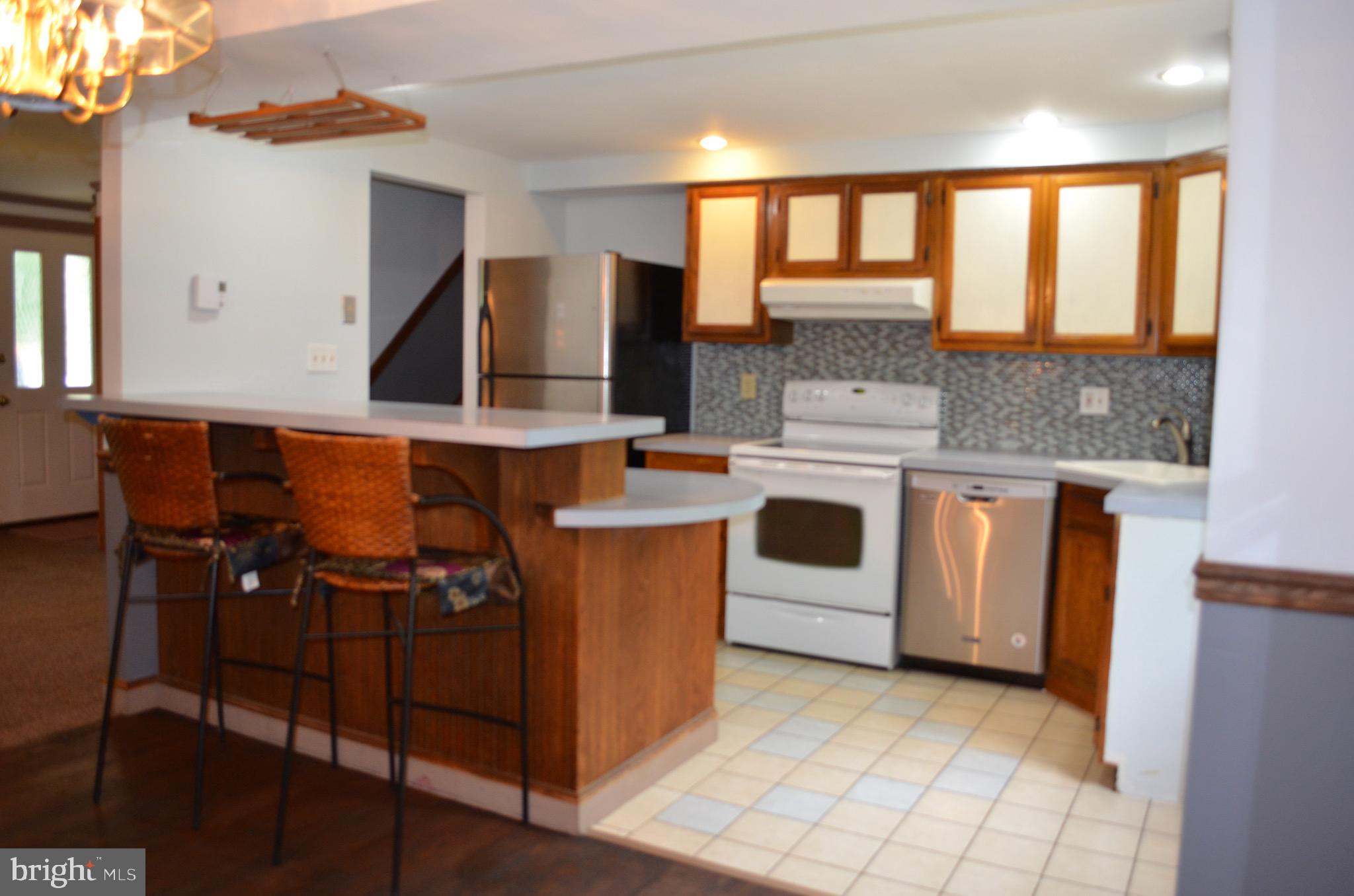 172 April Lane Lititz, PA 17543 - Photo 6 of 24 Kitchen with recessed lighting