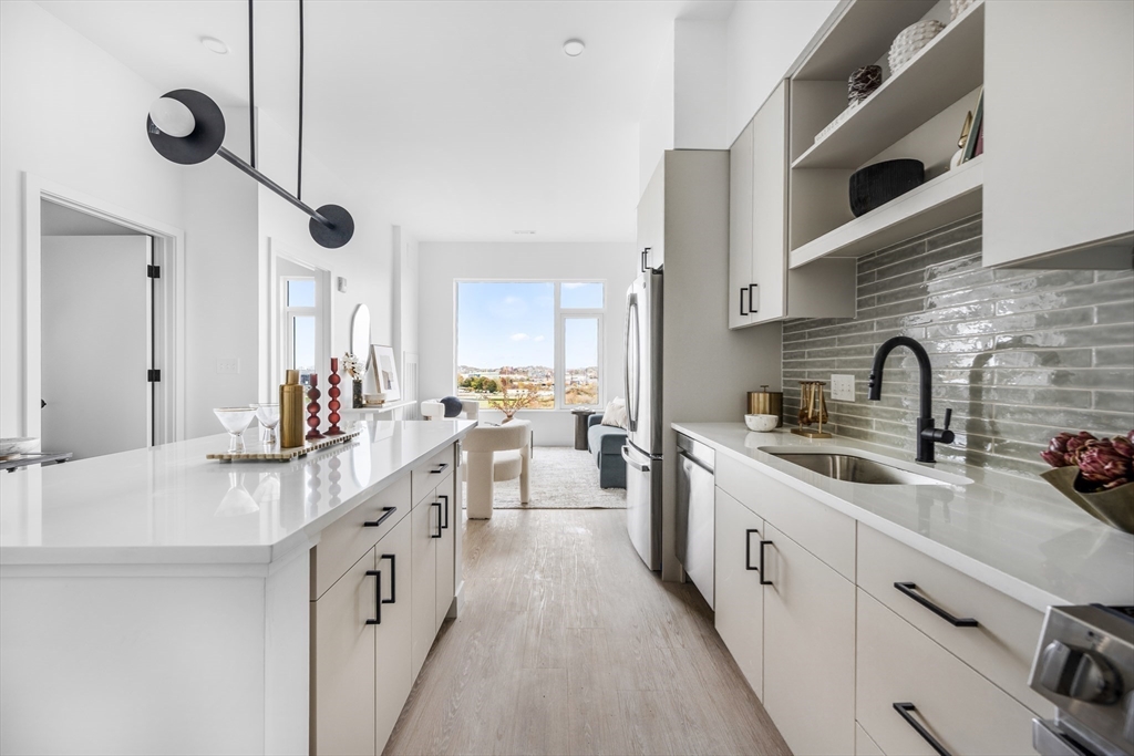 93 Bennington Street, Unit 601 Revere, MA 02151 - Photo 3 of 30