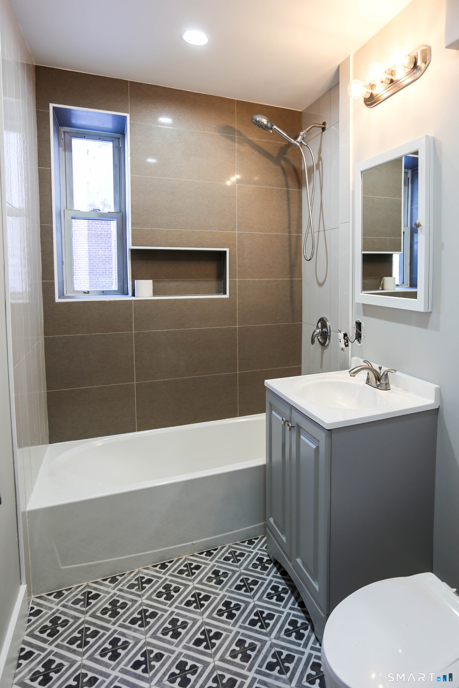 39 Glenbrook Road, Unit 2A Stamford, CT 06902 - Photo 15 of 18