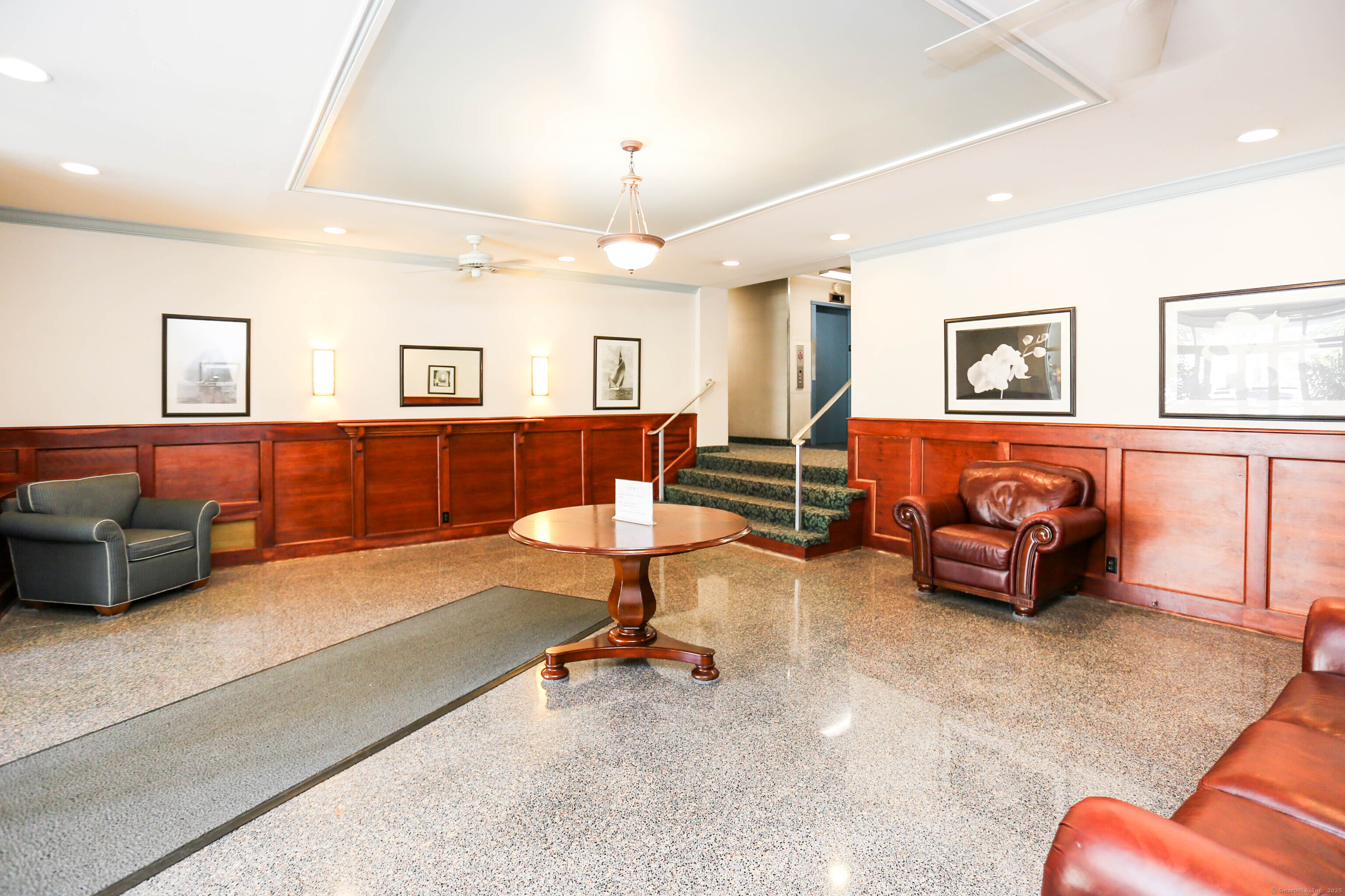 39 Glenbrook Road, Unit 2A Stamford, CT 06902 - Photo 3 of 18