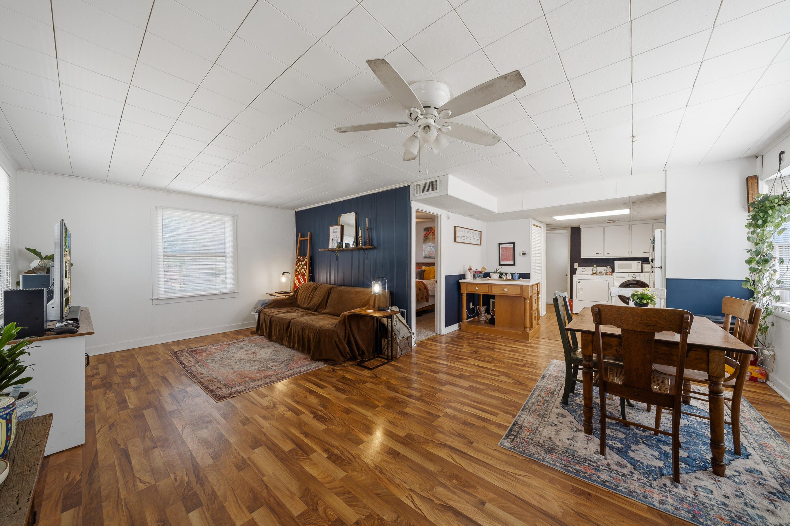 N6566 Elder Road Richmond, WI 53115 - Photo 12 of 30 Greatroom