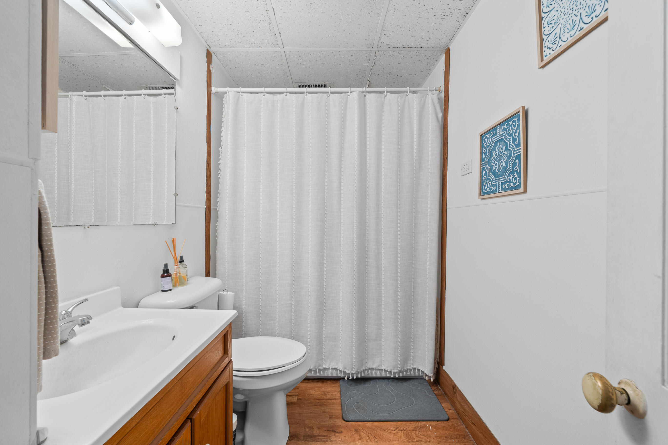 N6566 Elder Road Richmond, WI 53115 - Photo 24 of 30 Bathroom