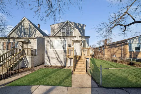 $289,000 | 9328 South Paxton Avenue, Chicago, IL 60617