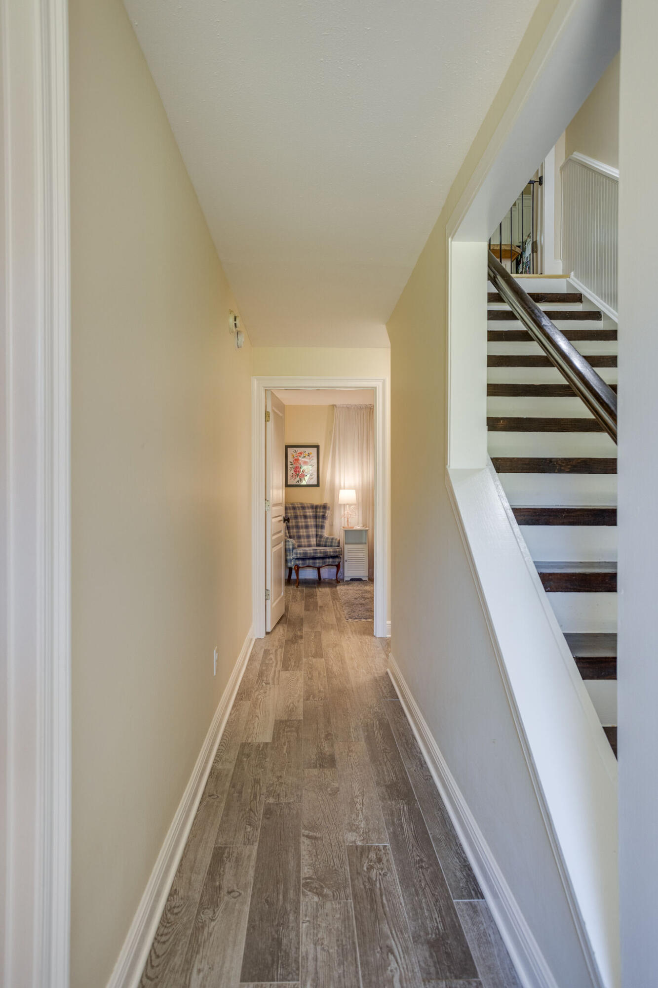 1717 Lagrange Road Freeport, FL 32439 - Photo 4 of 29 Front Entry Hallway