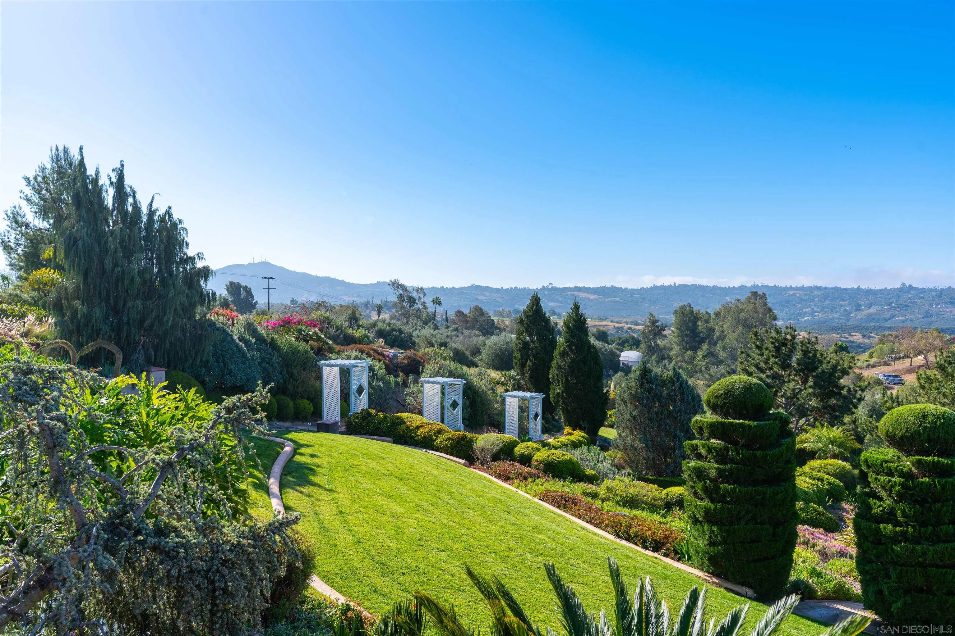 4241 Via El Dorado Fallbrook, CA 92028 - Photo 40 of 49