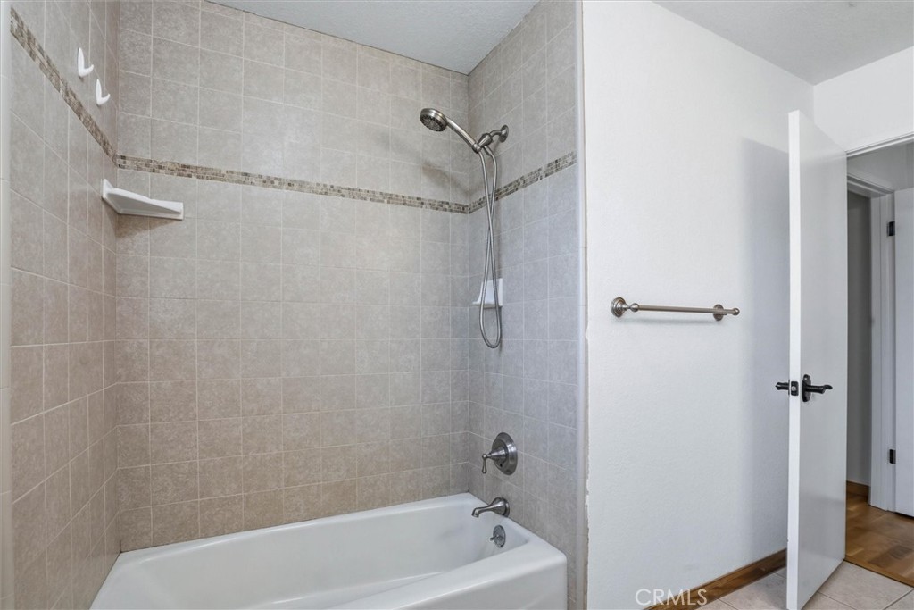 652 Pomeroy Road Nipomo, CA 93444 - Photo 25 of 60 Primary Bathroom