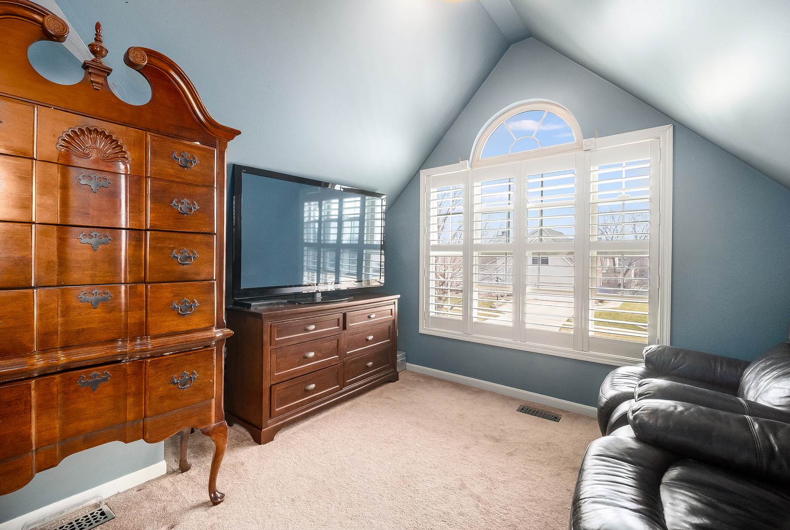 13130 Sunderlin Road Plainfield, IL 60585 - Photo 16 of 33 a bedroom with a bed and a window