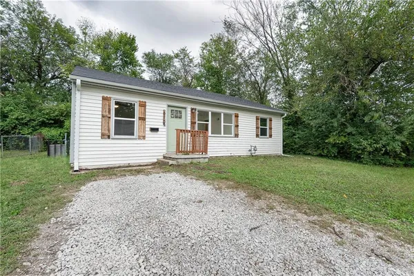 $165,000 | 610 Elm Street, Knob Noster, MO 65336