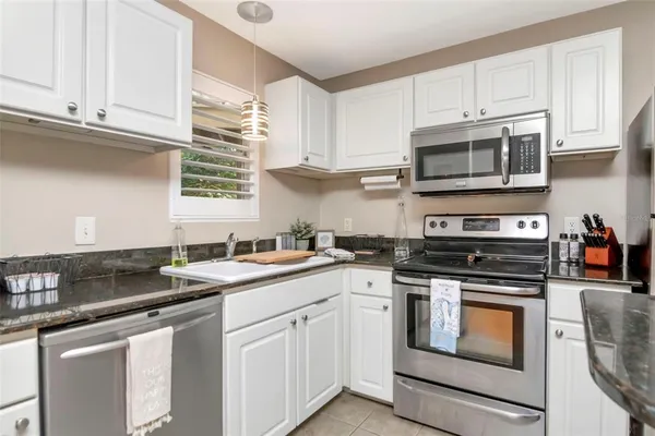 $1,995 | 115 112th Avenue Northeast, Unit 803, St. Petersburg, FL 33716