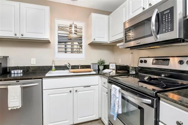 $1,995 | 115 112th Avenue Northeast, Unit 803, St. Petersburg, FL 33716