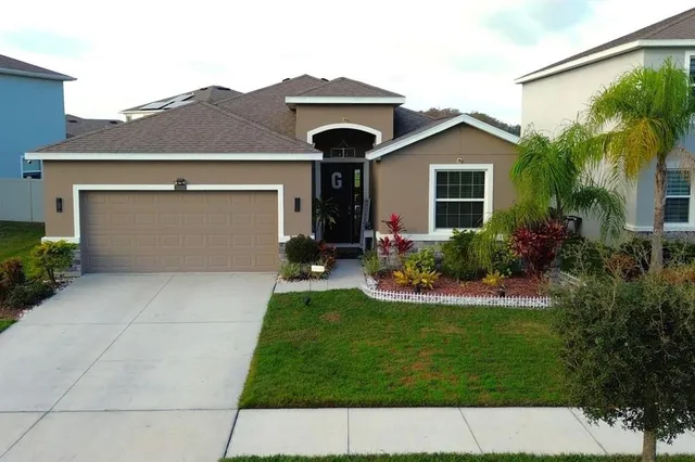 $434,990 | 33034 Sand Creek Drive, Wesley Chapel, FL 33543