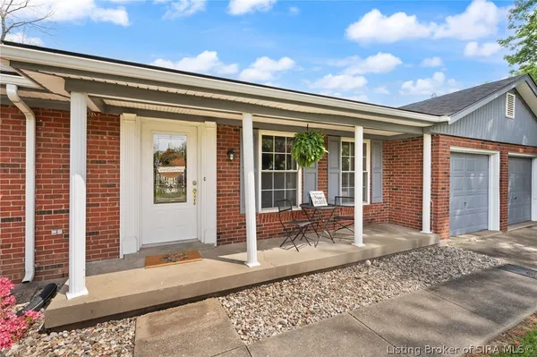 $275,000 | 407 Hemlock Road, Jeffersonville, IN 47130