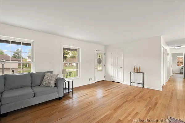 $275,000 | 407 Hemlock Road, Jeffersonville, IN 47130