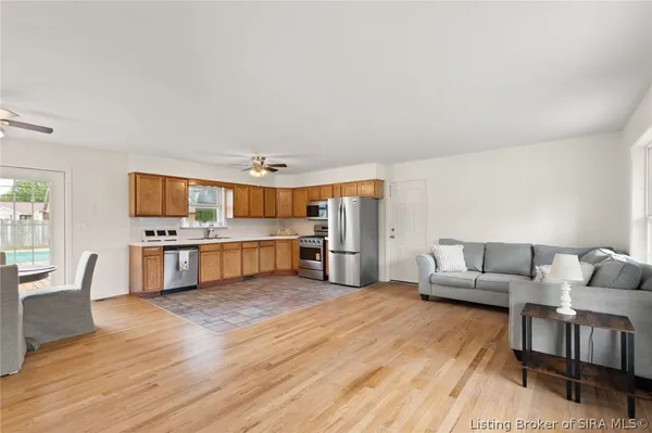 $275,000 | 407 Hemlock Road, Jeffersonville, IN 47130
