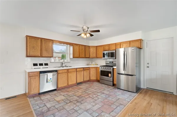 $275,000 | 407 Hemlock Road, Jeffersonville, IN 47130