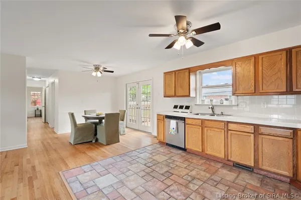 $275,000 | 407 Hemlock Road, Jeffersonville, IN 47130