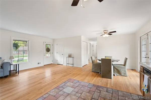 $275,000 | 407 Hemlock Road, Jeffersonville, IN 47130