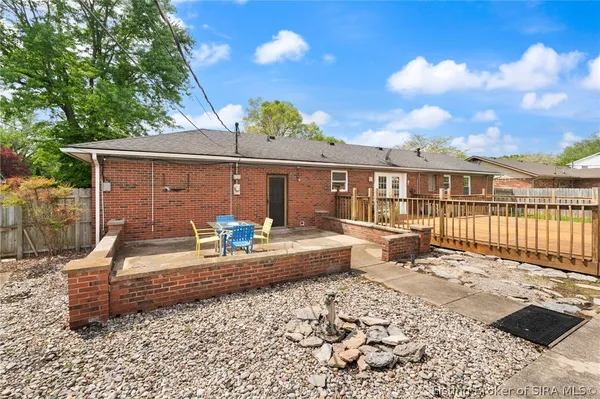 $275,000 | 407 Hemlock Road, Jeffersonville, IN 47130