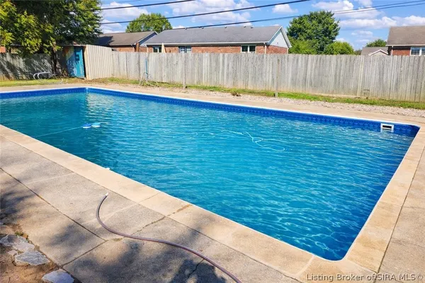 $275,000 | 407 Hemlock Road, Jeffersonville, IN 47130