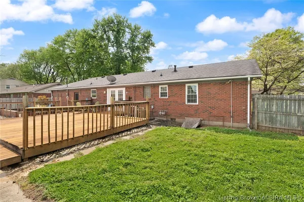 $275,000 | 407 Hemlock Road, Jeffersonville, IN 47130