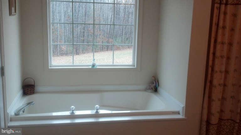 109 Cropp Road Fredericksburg, VA 22406 - Photo 11 of 30 Bath (Master)