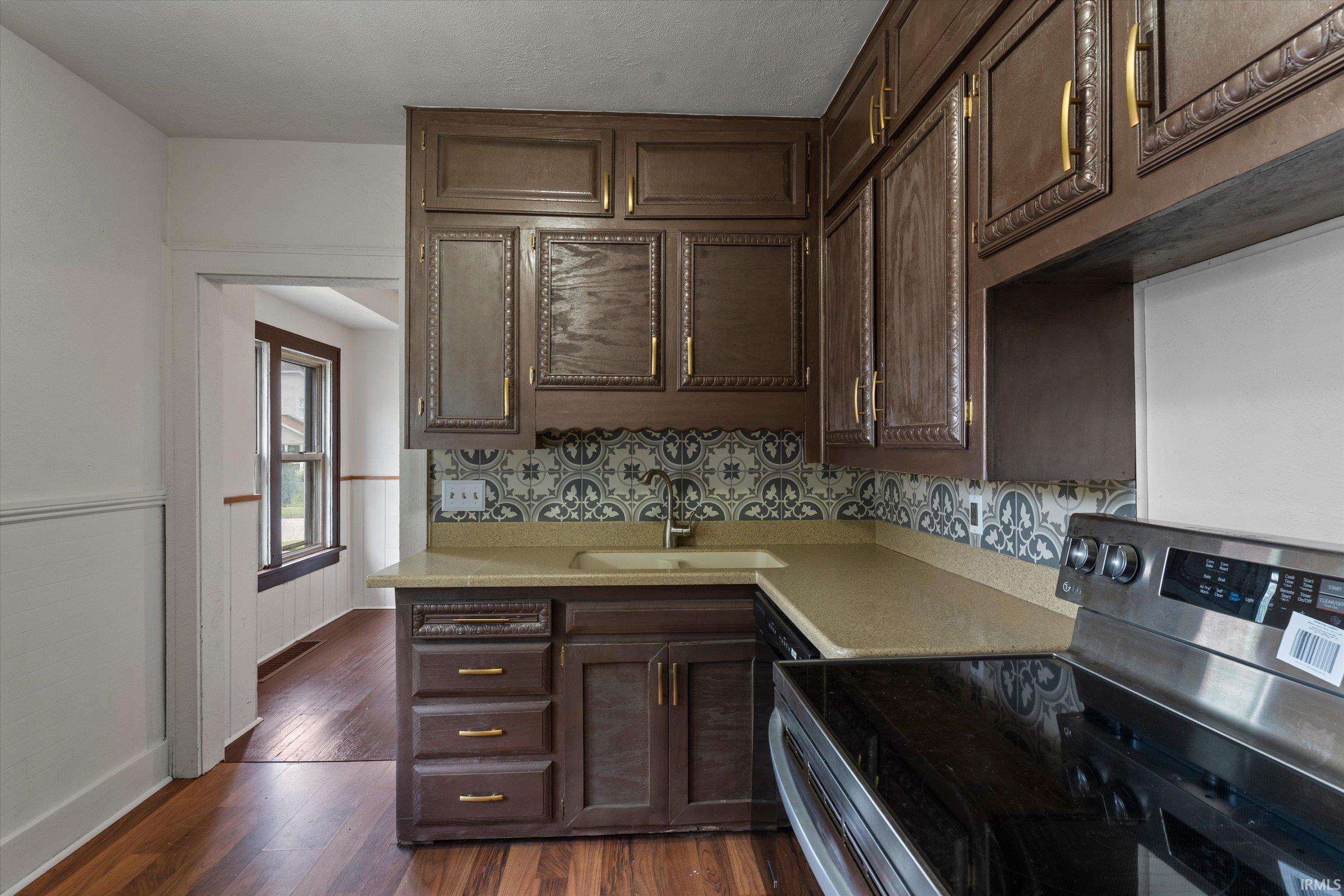 809 East Victoria Street South Bend, IN 46614 - Photo 15 of 45