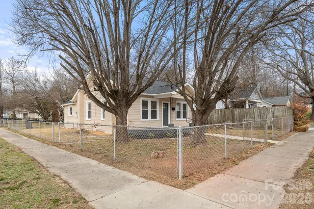 $225,000 | 330 South Stonewall Street, Rock Hill, SC 29730