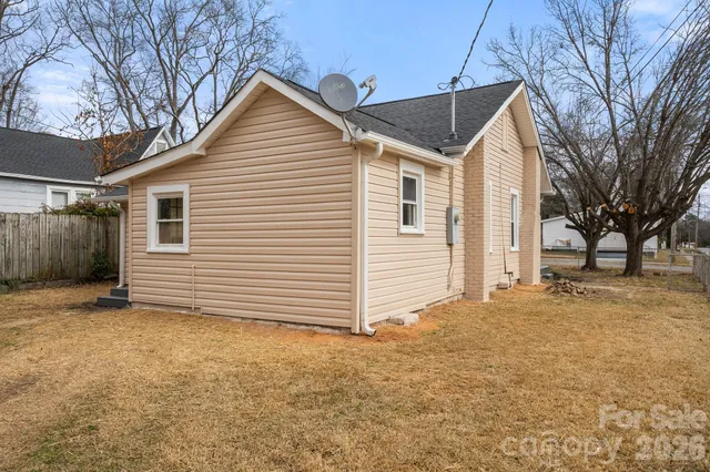 $225,000 | 330 South Stonewall Street, Rock Hill, SC 29730