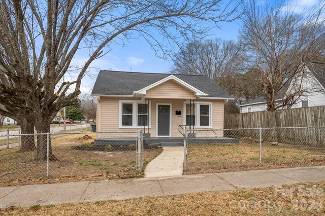 $225,000 | 330 South Stonewall Street, Rock Hill, SC 29730