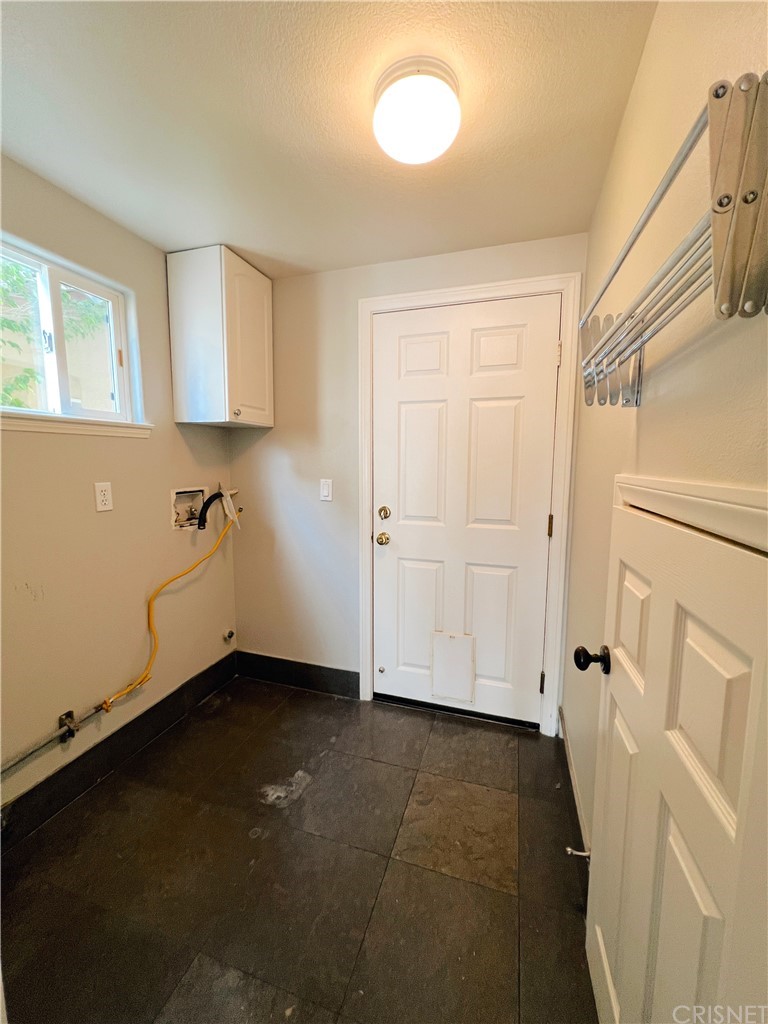 1175 Corte Riviera Camarillo, CA 93010 - Photo 20 of 23