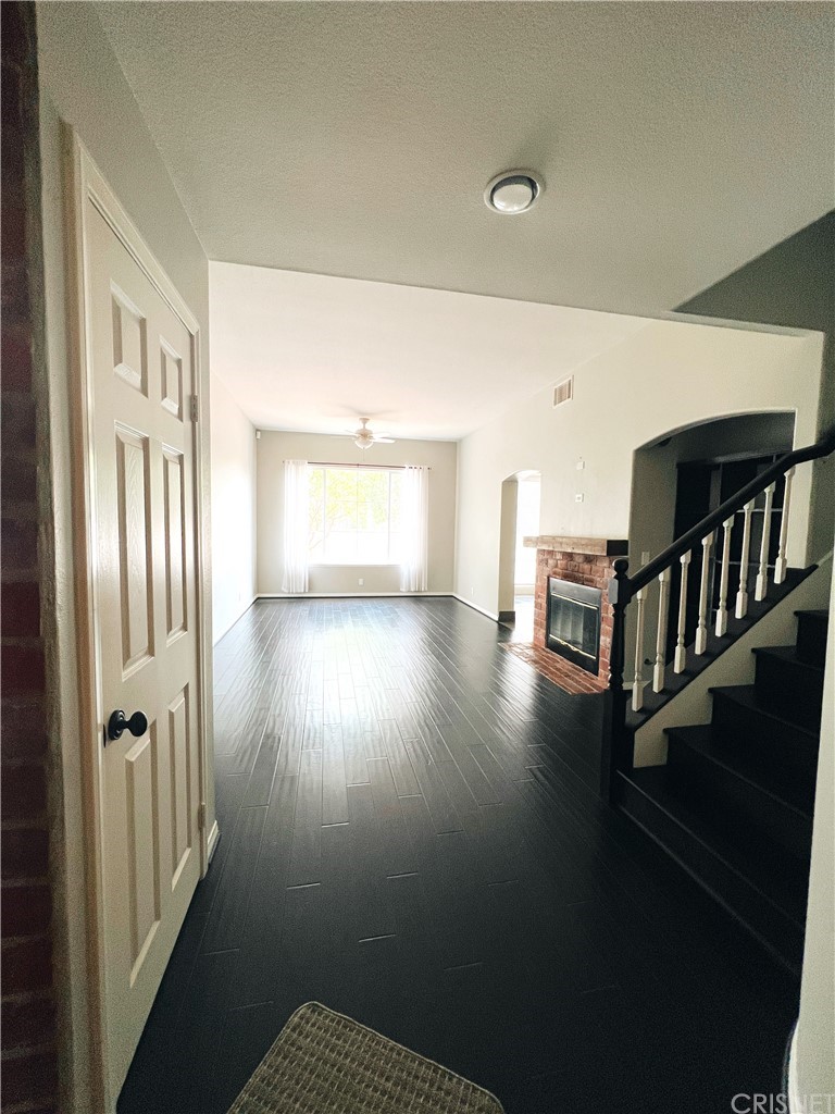 1175 Corte Riviera Camarillo, CA 93010 - Photo 5 of 23