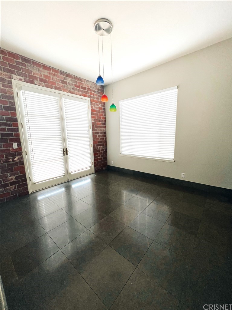 1175 Corte Riviera Camarillo, CA 93010 - Photo 9 of 23