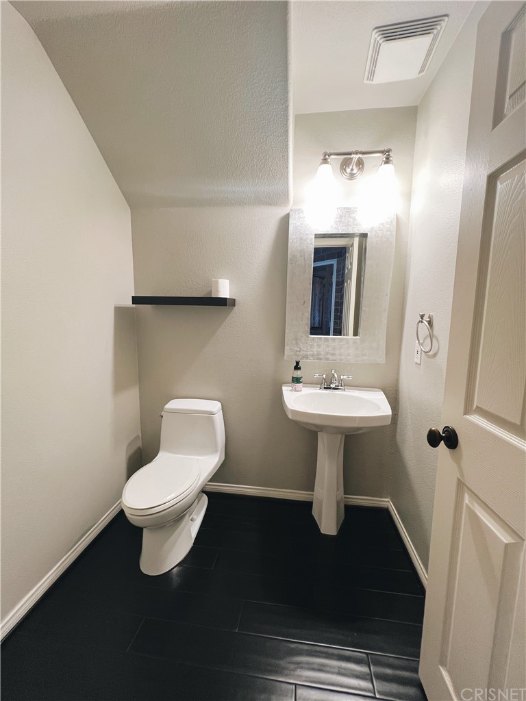 1175 Corte Riviera Camarillo, CA 93010 - Photo 10 of 23