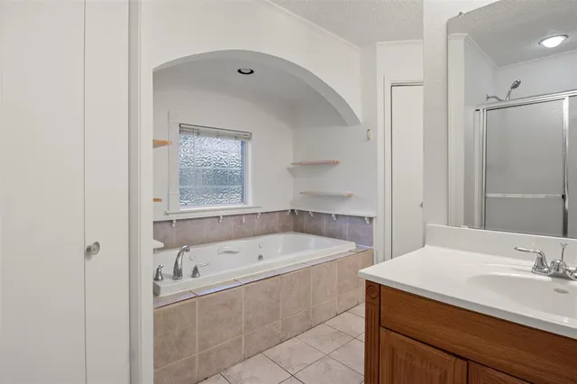 $415,000 | 136 Louise Ritter Drive, Red Oak, TX 75154