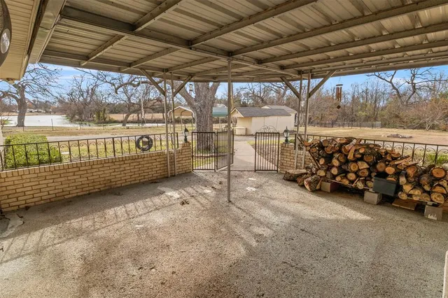$415,000 | 136 Louise Ritter Drive, Red Oak, TX 75154