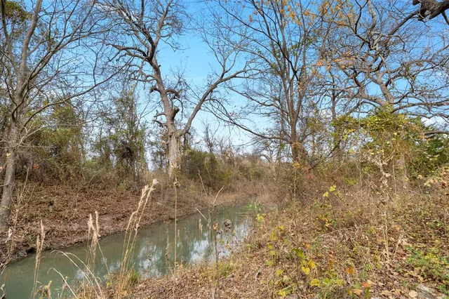 $415,000 | 136 Louise Ritter Drive, Red Oak, TX 75154