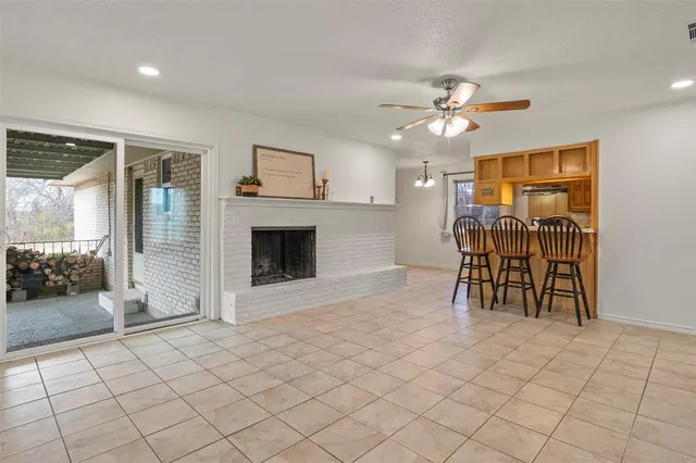 $415,000 | 136 Louise Ritter Drive, Red Oak, TX 75154