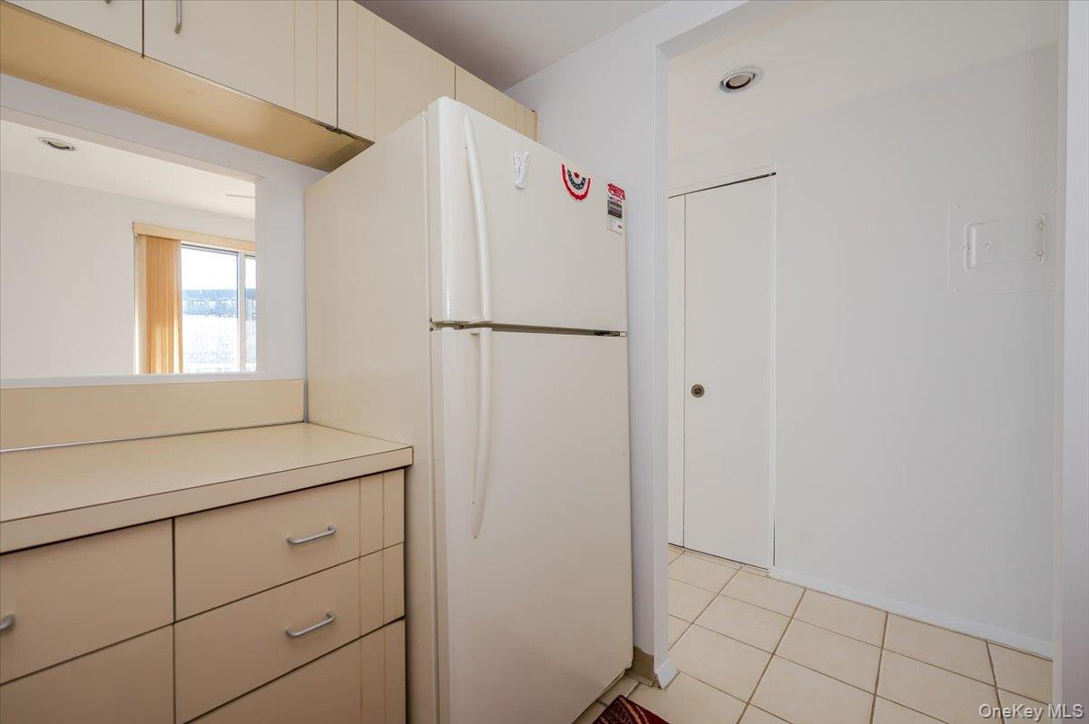2 Richmond Road, Unit 3U Lido Beach, NY 11561 - Photo 12 of 28 Kitchen