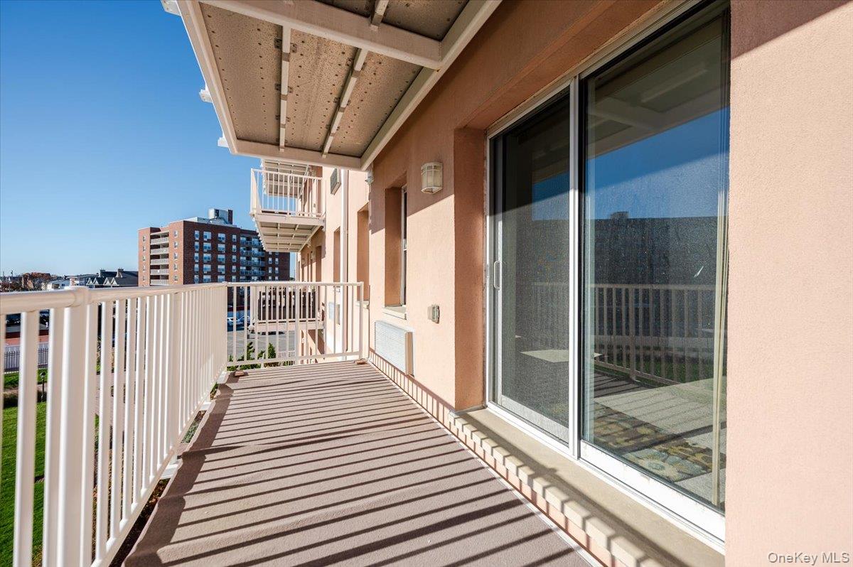 2 Richmond Road, Unit 3U Lido Beach, NY 11561 - Photo 18 of 28 Terrace with Direct Oceanview