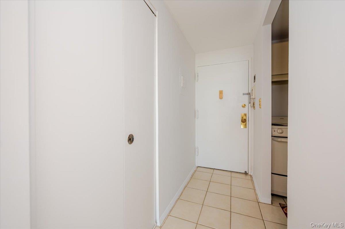 2 Richmond Road, Unit 3U Lido Beach, NY 11561 - Photo 10 of 28 Entrance to Apartment