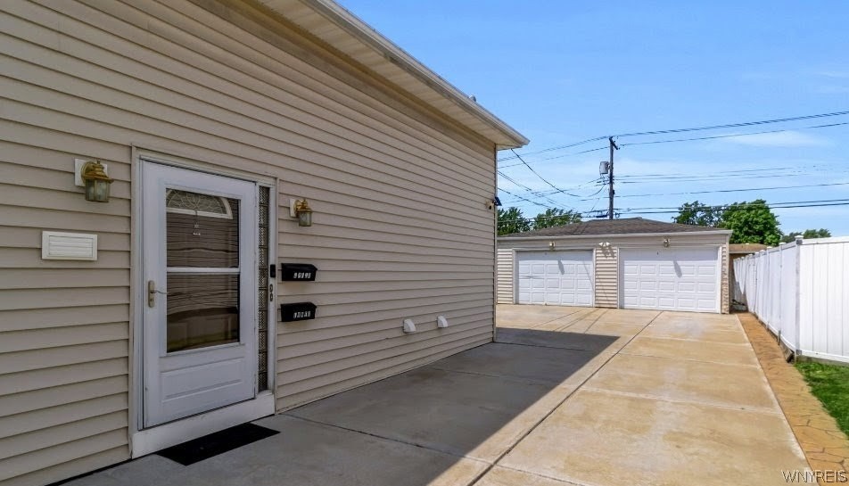 288 Meadowlawn Road Cheektowaga, NY 14225 - Photo 3 of 41
